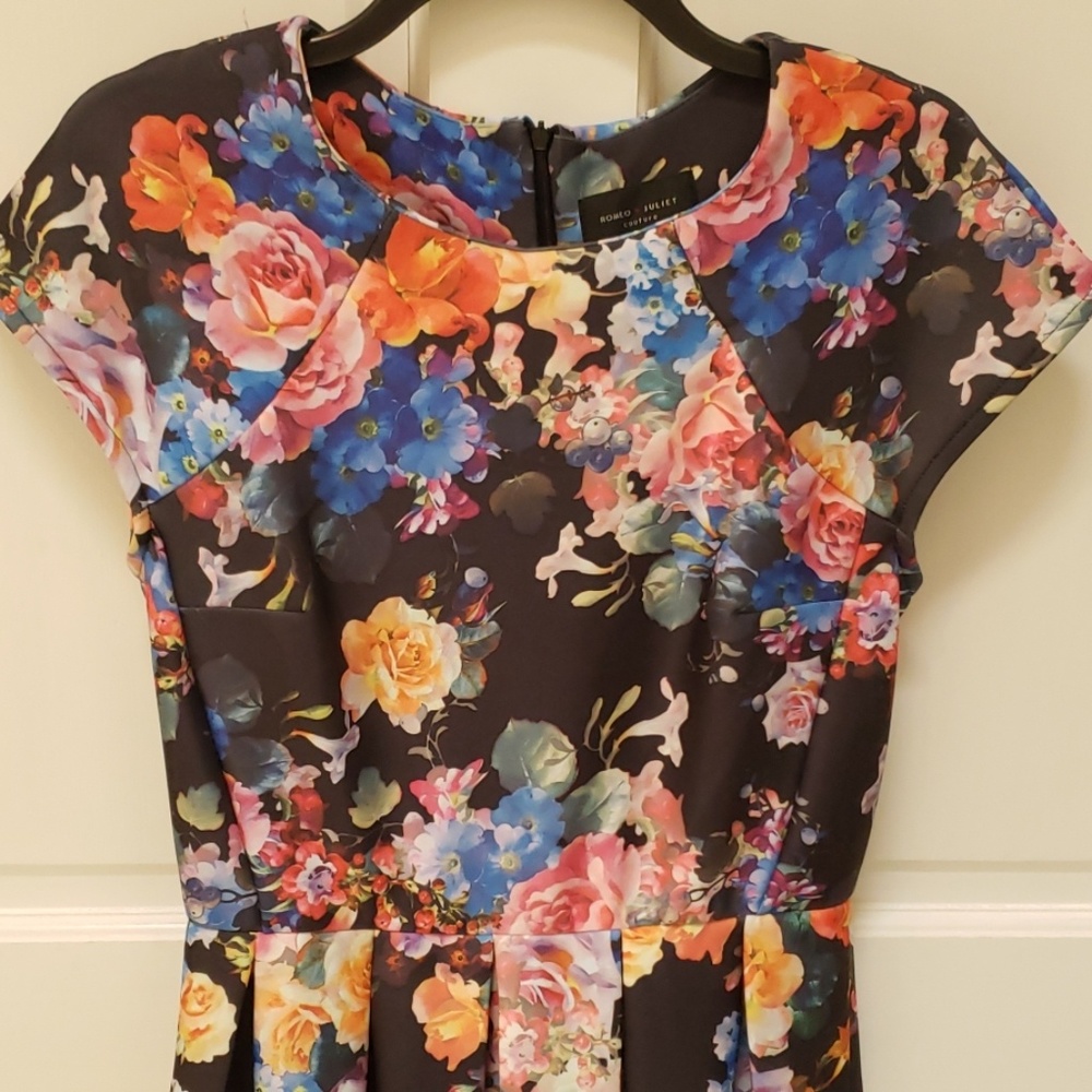 EUC Romeo & Juliet Couture Floral Dress Large